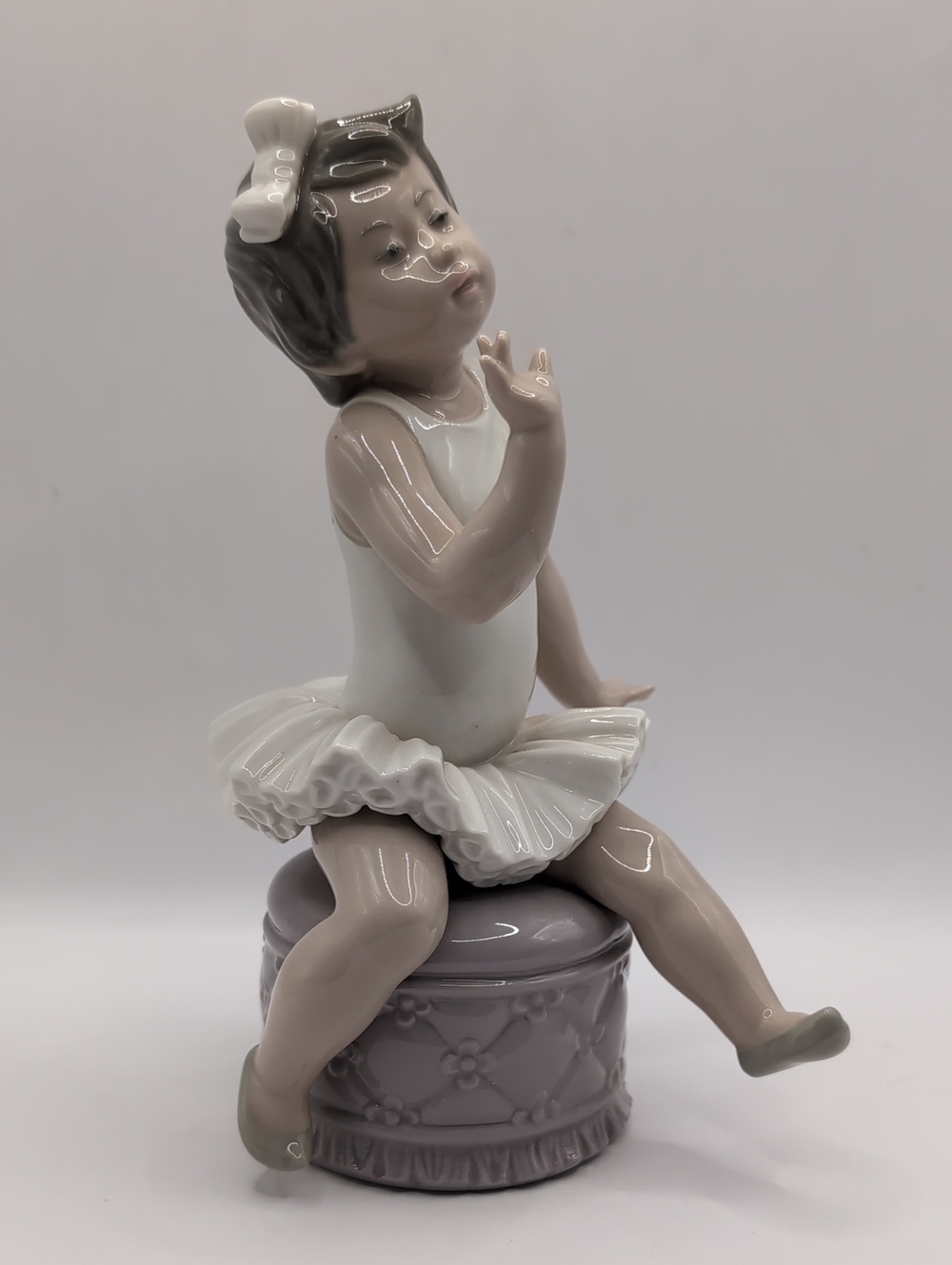 Lladro Figurine "Little Ballet Girl" Ballerina #5106 - Retired